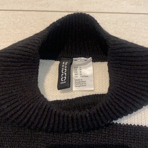Divided by H&M Mock neck sweater - Picture 2 of 3